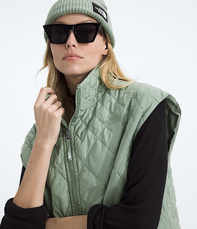 Women's Diamond Peak Insulated Vest - Image 3
